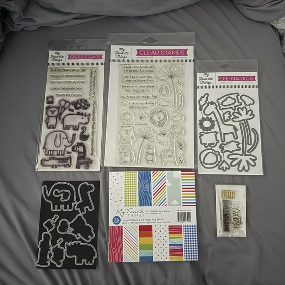 Clear Stamps and Die-namics Set - Multicolor - Picture 1 of 1